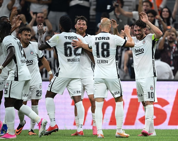 Beşiktaş, Danimarka'ya 1-0'la gidiyor.