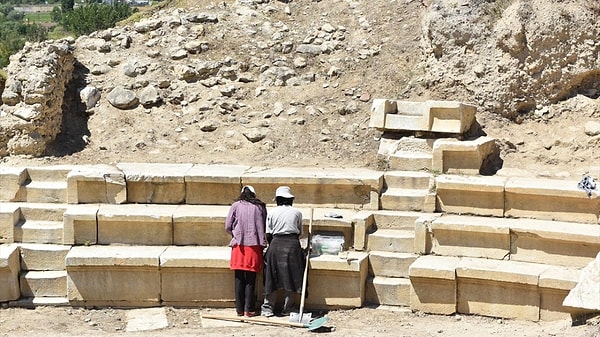 "Yeni Efes" Pompeiopolis Antik Kenti'nde 2026 kazıları başladı.