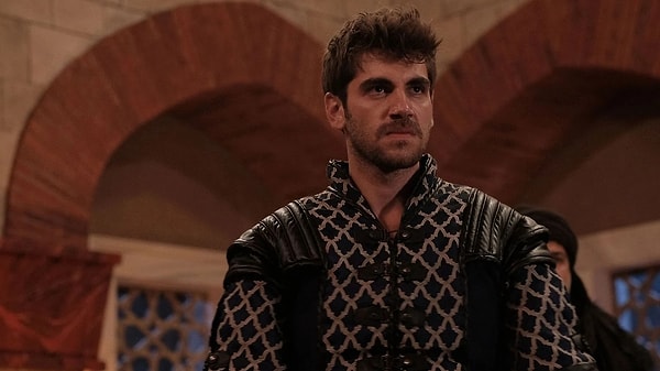 Oyuncu Emre Bey, NOW'ın yeni Karadeniz dizisinin ardından TRT 1 dizisinin kadrosundan da ayrıldı.