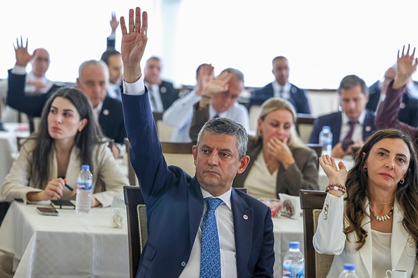 "İsimlerin, görev dağılımının veya hukuki yapılanmasının birkaç kez gözden geçirilmesine neden olabilir."
