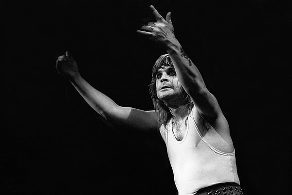 2. Ozzy Osbourne'un malum yarasa olayından sonra yeni bir yasak doğdu!