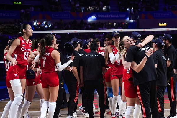 Biz voleybol ülkesiyiz!