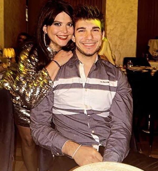 Aslında Melis Civelek'in yalnızca Feyza Civelek'in annesi değil, aynı zamanda Ömer Nadir Civelek'in de annesi olduğu geçtiğimiz yıllarda gündeme gelmişti.