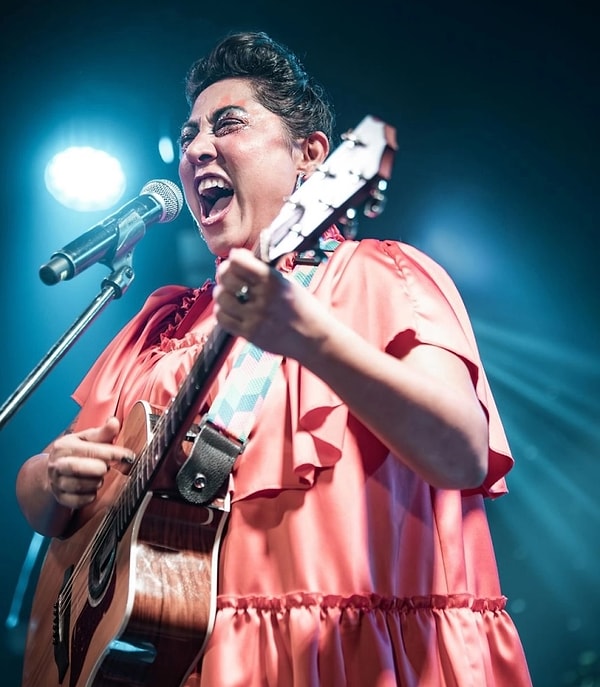 Kalben, one of the most distinctive figures in Turkish alternative music, has managed to secure a solid place in the music world for years with her powerful songwriting, sincere lyrics, and unique interpretation.