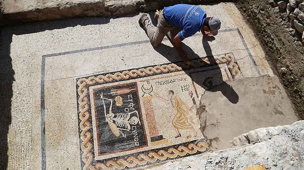 Antik evin kullanım dışı kalmasının ardından, Erken Hristiyanlık döneminde alanın mezarlık olarak kullanıldığı tespit edildi.