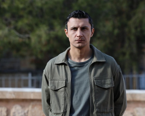 Uzak Şehir'de Şahin karakterine veda ettikten sonra Netflix'in Eve Giden Yol dizisinde rol alan Alper Çankaya'nın yeni dizisi belli oldu.