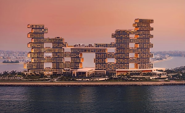 Birleşik Arap Emirlikleri'nin lüks ve ihtişamla anılan şehri Dubai, konaklama sektöründe sınırları bir kez daha yeniden belirliyor.