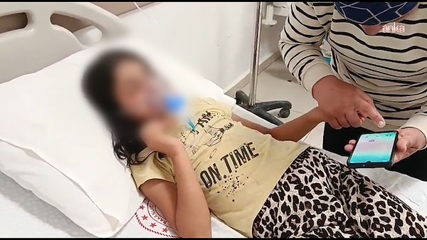 Aksaray'da yaşayan Emine Özcan, otizmli kızı Elmas Yağmur'un mahallede dolaşmasından rahatsız olduklarını söyleyen komşuları tarafından darp edildiğini öne sürdü.