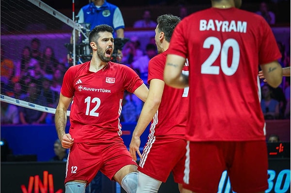 A Milli Erkek Voleybol Takımımız, VNL çeyrek final maçında Slovenya’ya 3-0’lık skorla mağlup oldu.