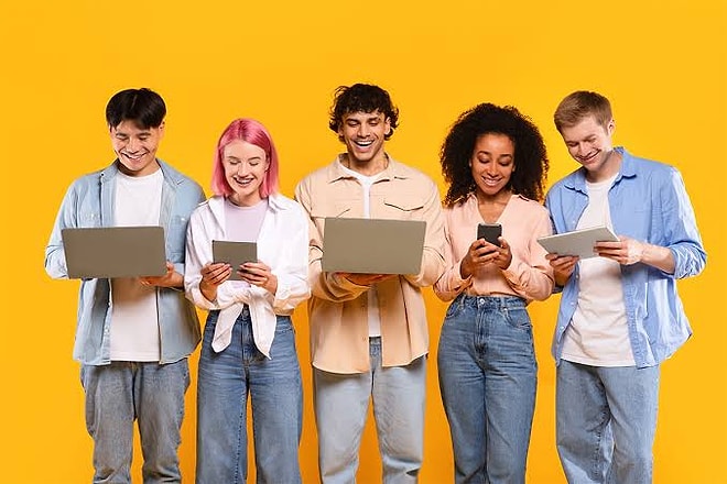 Looking Busy When Task is Done: Gen Z Ranks First in Fake Work Productivity Research!