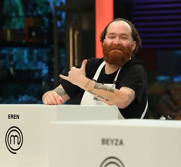 Kızıl Sakal lakabıyla bilinen, 2021 yılındaki MasterChef yarışmasının unutulmaz şampiyonu Eren Kaşıkçı'nın hayatını kaybetmesi büyük bir üzüntü yarattı.
