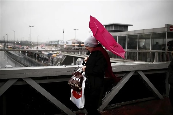 Orman yangını riskine dikkat! Apaç, direk devrilmesi, çatı uçması meydana gelebilir.
