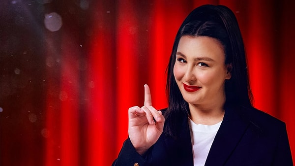 Yasemin Sakallıoğlu'nun merakla beklenen filmi Düğün Şarkıcısı'nın çekimleri başladı.