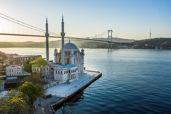 İlk 6 ayda 25,7 Milyar dolarlık turizm geliri elde edildi.