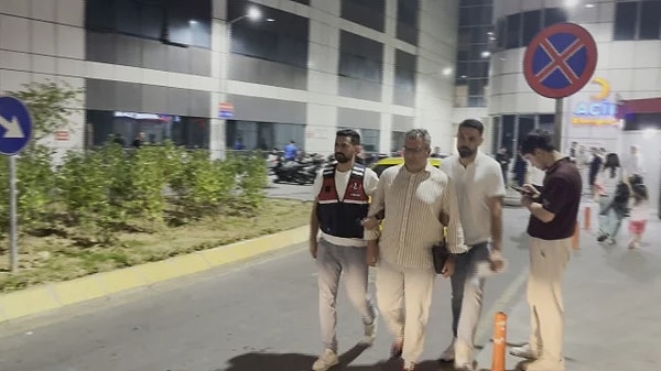 Sevk yazısında Cem Küçük'ün dile getirdiği iki haber gündeme geldi.