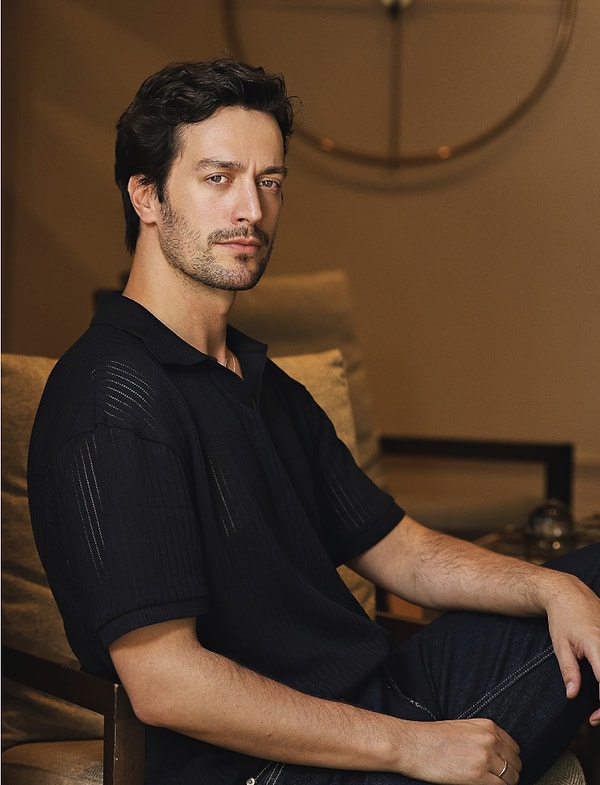 Feyyaz Şerifoğlu, sanat yolculuğuna müzikle başladı. 2013 yılında O Ses Türkiye yarışmasındaki performansıyla dikkat çeken başarılı isim, yarışmanın ardından uzun yıllar Ajda Pekkan'ın vokalistliğini yaptı.