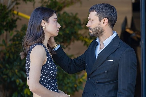 Show TV'nin yaz sezonuna damga vuran dizisi Muhtemel Aşk hakkında ortaya atılan final iddiası sosyal medyada büyük yankı uyandırdı.