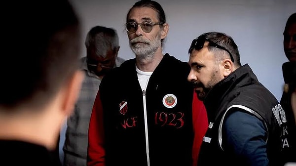 Belediye Başkanı Erdal Beşikçioğlu ve 39 kişi tutulandı.