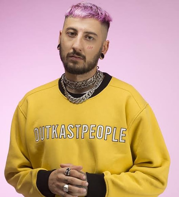 Son yıllarda Türk rap sahnesinin en çok konuşulan ve en çok dinlenen isimlerinden biri olan Khontkar, gerçek adıyla Onur Dinç, trap müziğin Türkiye'deki öncü temsilcileri arasında gösteriliyor.
