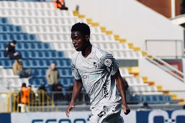 Kocaelispor oyuncunun bonservisini almıştı.