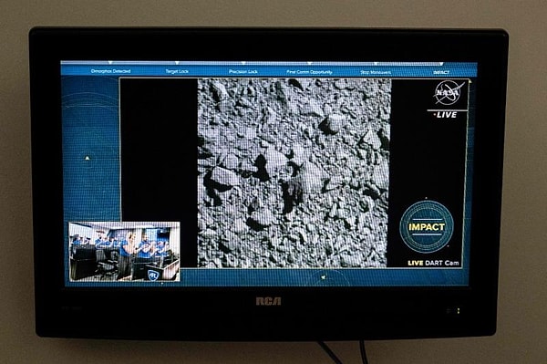Asteroidin içine yerleştirilen nükleer düzenek daha etkili.