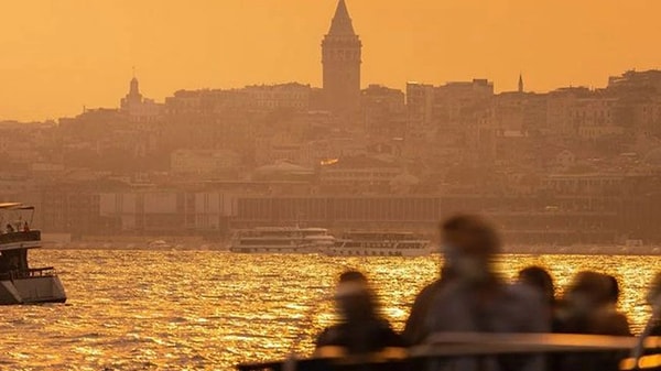 Megakentte günlerdir havayı serinleterek vatandaşlara rahat bir nefes aldıran poyraz, yerini durgun ve kavurucu bir atmosfere bıraktı.