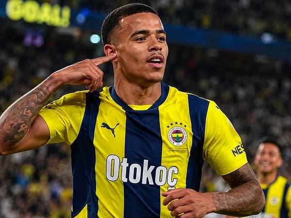 Kadıköy'de oynanan ilk maçı 2-0'lık net bir galibiyetle tamamlayan Fenerbahçe, rövanş öncesi UEFA Şampiyonlar Ligi play-off turunun kapısını ardına kadar araladı.
