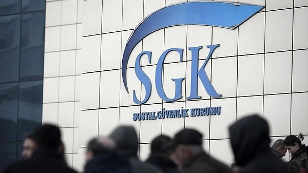Emeklilik hayali kuran ancak yeterli prim gününe ulaşamayan vatandaşlar için çalışma zorunluluğu olmadan da emekli olmanın yasal yolları bulunuyor.