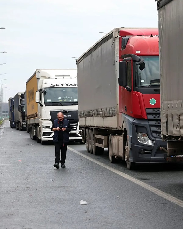 Avrupa'nın can damarı olan karayolu taşımacılığı, eşine az rastlanır bir iş gücü kriziyle boğuşuyor.