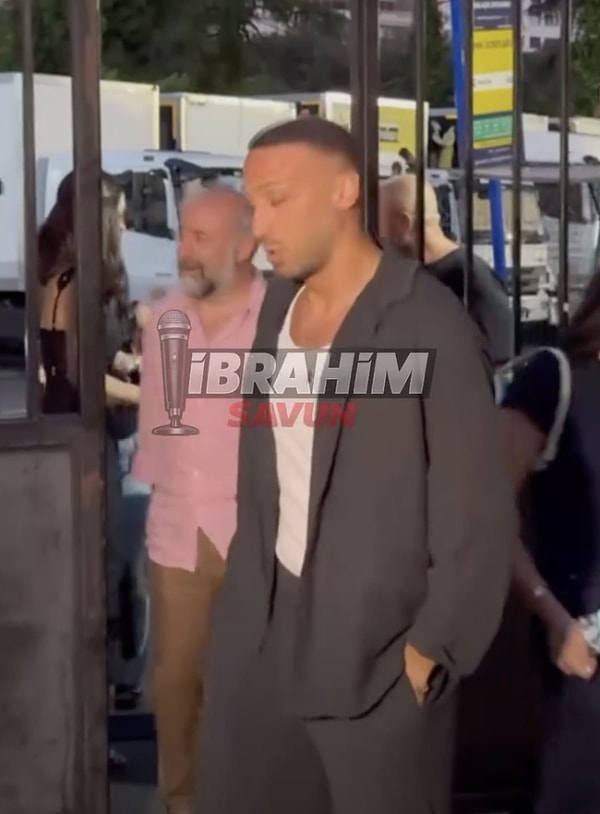Cenk Tosun, touted as one of the most significant strikers that Turkish football has nurtured in recent years, has made notable achievements throughout his career, both in club teams and while wearing the jersey of the Turkish National Team.