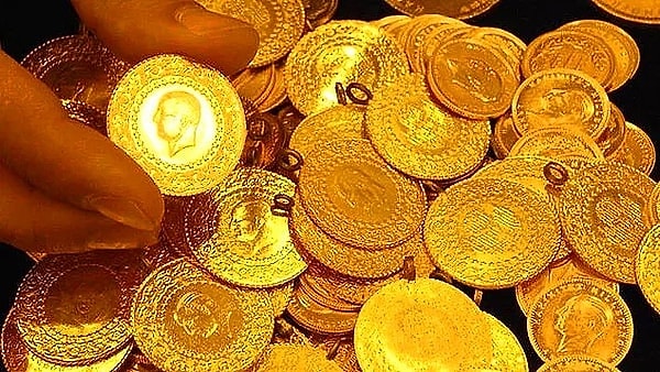 Altın piyasası, 7 Ağustos 2026 Cuma sabahına son altı ayın en güçlü yükseliş grafiğiyle girdi.
