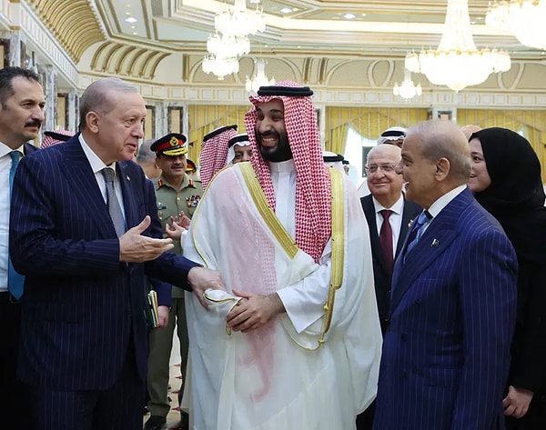 Bu büyük hamlenin zamanlaması da küresel siyaset açısından büyük bir önem taşıyor.