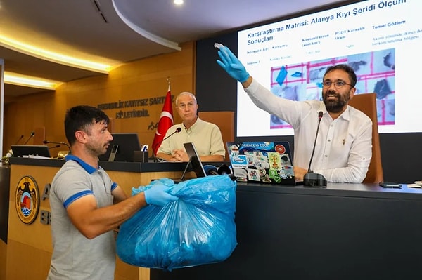 Prof. Dr. Sedat Gündoğdu, Alanya’daki mikroplastik seviyesinin Akdeniz ortalamasının 65 katına çıktığına dikkat çekti.