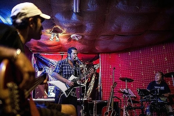 İstanbul'da Bu Hafta Sonu Hangi Rock Konserine Gidilir?