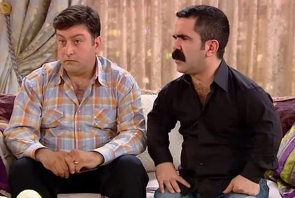 Çocuklar Duymasın denince akla ilk gelen karakterler arasında Çaycı Hüseyin ve onun en büyük destekçisi, sırdaşı ve zaman zaman da en büyük rakibi Şükrü karakteri yer alıyordu.