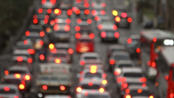 Türkiye'de trafikte yer alan milyonlarca sürücünün yakından takip ettiği zorunlu trafik sigortası tavan fiyatları, Sigorta Bilgi ve Gözetim Merkezi’nin paylaştığı verilerle birlikte yenilendi.