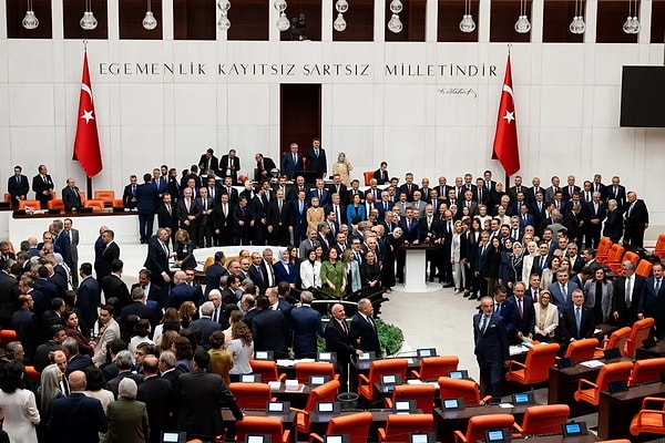 Kamuoyunda "çerçeve yasa" olarak bilinen "Milli Dayanışma ve Toplumsal Bütünleşmenin Güçlendirilmesine Dair Kanun Teklifi", TBMM Genel Kurulu'nda kabul edilerek yasalaştı.