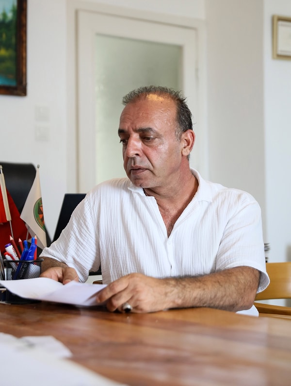 Konyaaltı ilçesinde emlak sektöründe çalışan Ali Süslü'yü 26 Temmuz günü telefonla arayan polis memuru, ‘Bir imza işiniz var, polis merkezine gelin’ diyerek kendisini davet etti.