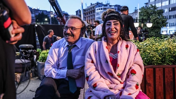 Gülse Birsel imzalı 2 Aile Arasında filminden beklenen haber geldi.