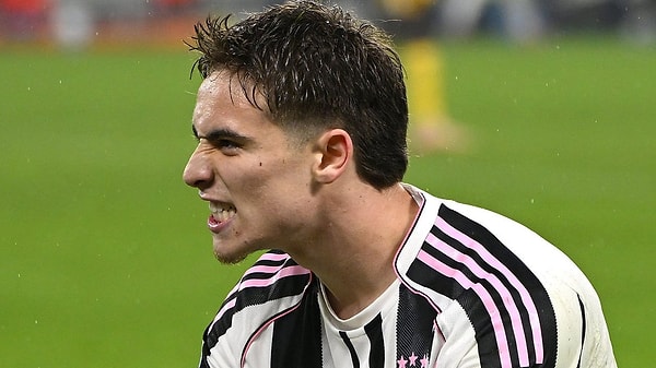 Daily Mirror haberine göre Arsenal milli futbolcu için Juventus'la temasa geçti.
