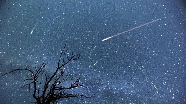 Perseid meteor yağmurunun zirvesi bu gece yaşanacak.