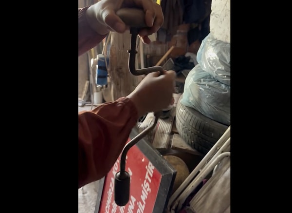 Geçmiş dönemin zorlu şartlarında insan gücüyle çalışan bu pratik aletler tam olarak nasıl çalışıyordu?