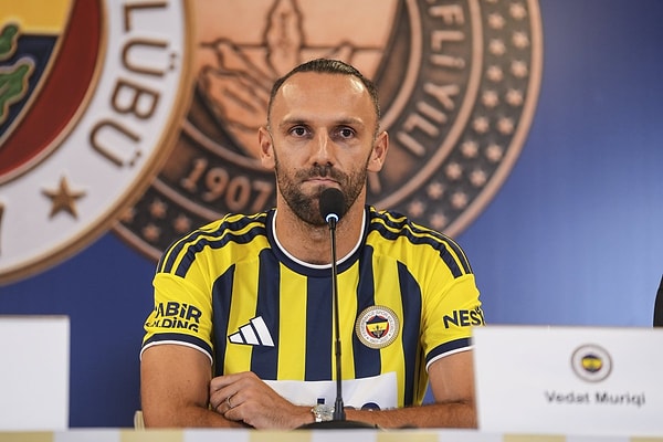 Aziz Yıldırım'ın başkanlığa geri dönüşüyle yaptığı ilk hamle geçtiğimiz yıllarda Fenerbahçe forması giyen oyuncuyu geri getirmek olmuştu.