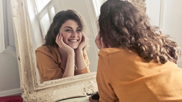 Rehearsing in the Mirror: 4 Zodiac Signs That Always Have Full Conversations With Themselves