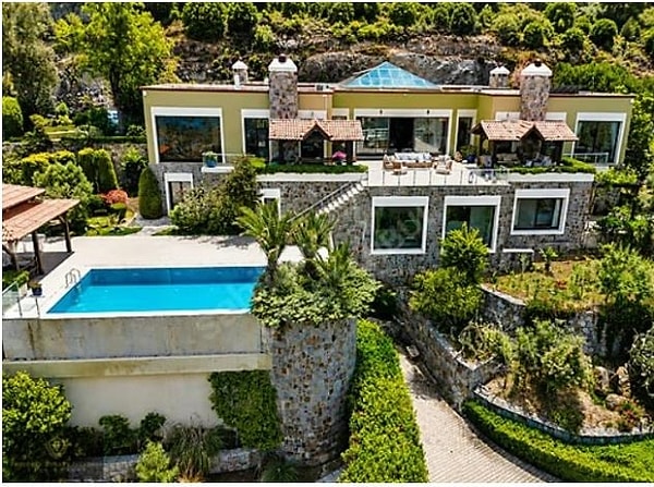Ege'nin gözde turizm merkezi Bodrum'da gayrimenkul piyasasını hareketlendiren dev bir satış gerçekleşiyor.