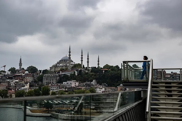 Kavurucu sıcakların ardından başta İstanbul olmak üzere Türkiye'nin kuzey bölgeleri, Balkanlar üzerinden gelen serin hava dalgasıyla derin bir nefes alacak.