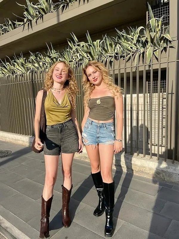 Doğa and Çağla, at the tender age of 12, managed to turn all the judges in their favor on the stage of The Voice Kids Turkey.