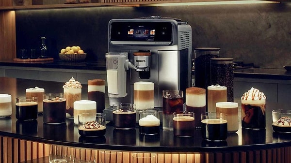 İpeksi süt köpüğü ve 10 saniyede biten temizlik Philips Café Aromis ile mümkün.