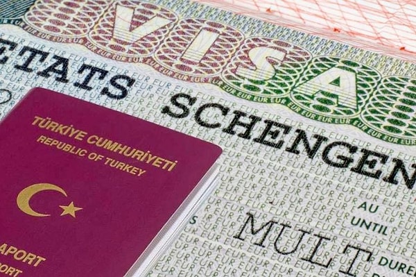 The visa gang had managed to profit over 900 million TL from approximately 41,000 individuals.