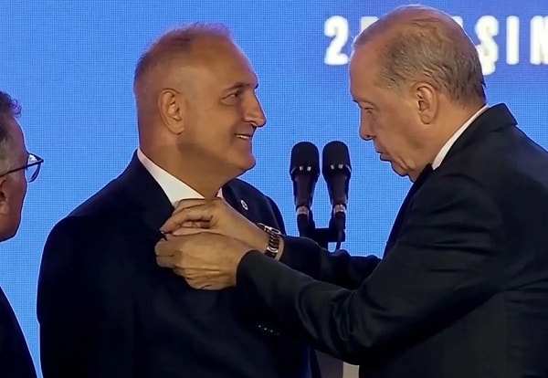 AK Parti'nin 25. Kuruluş Yıl Dönümü Programı'nda partiye dikkat çeken katılımlar yaşandı.